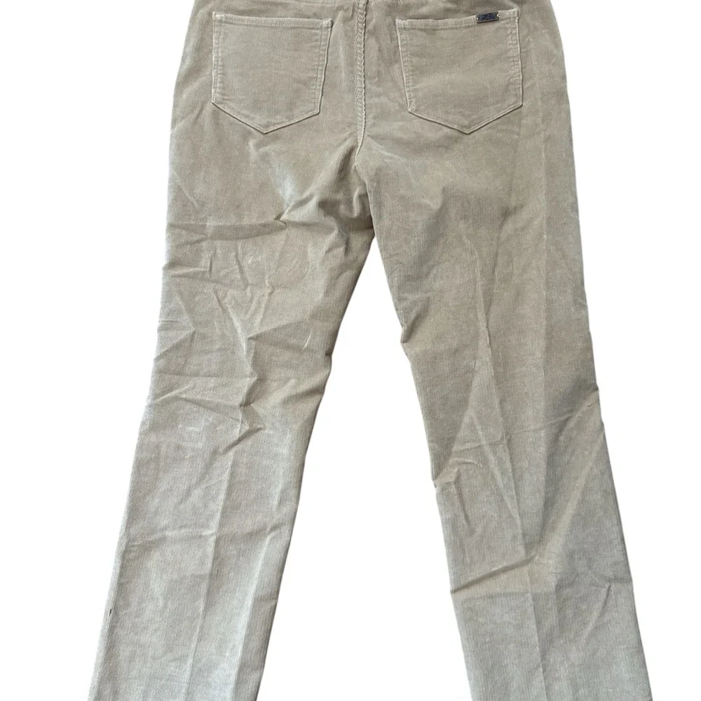 L.L. Bean Women’s Corduroy Pant’s Tan Color Size 10 PET Favorite Fit Casual - Picture 7 of 9